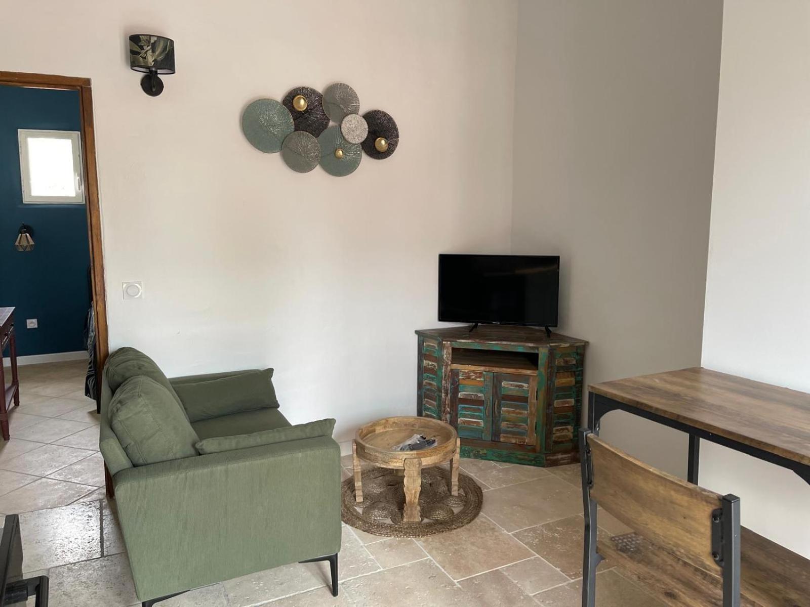 La Casa Bella Aparthotel Gignac-la-Nerthe Exteriör bild