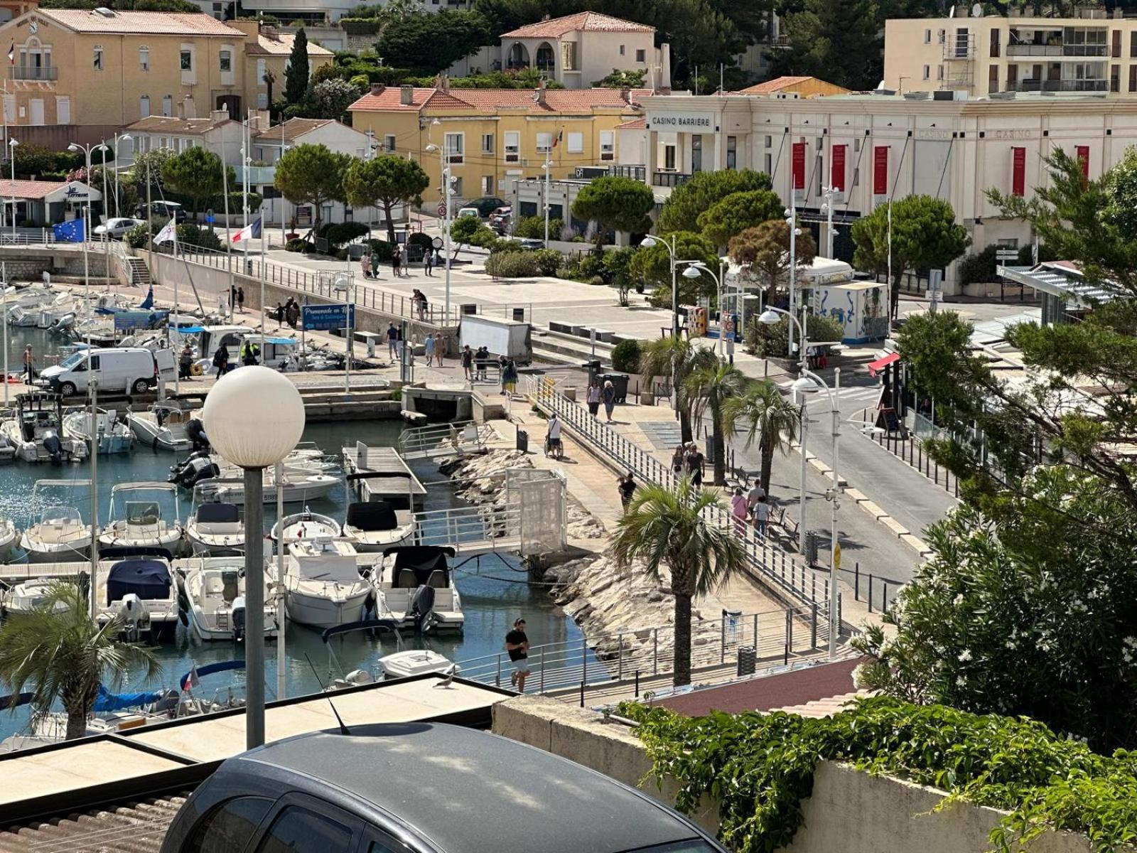 La Casa Bella Aparthotel Gignac-la-Nerthe Exteriör bild