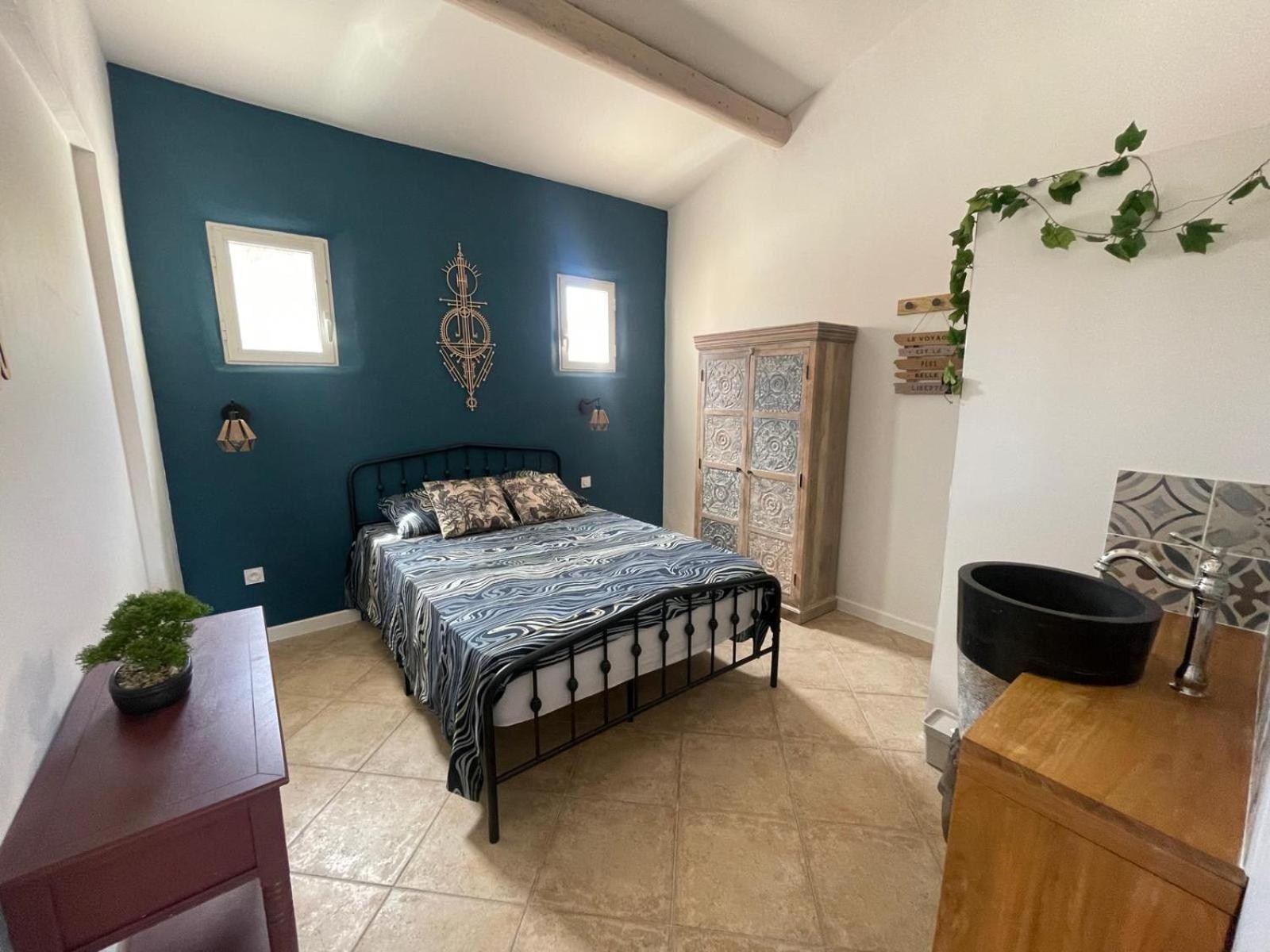 La Casa Bella Aparthotel Gignac-la-Nerthe Exteriör bild