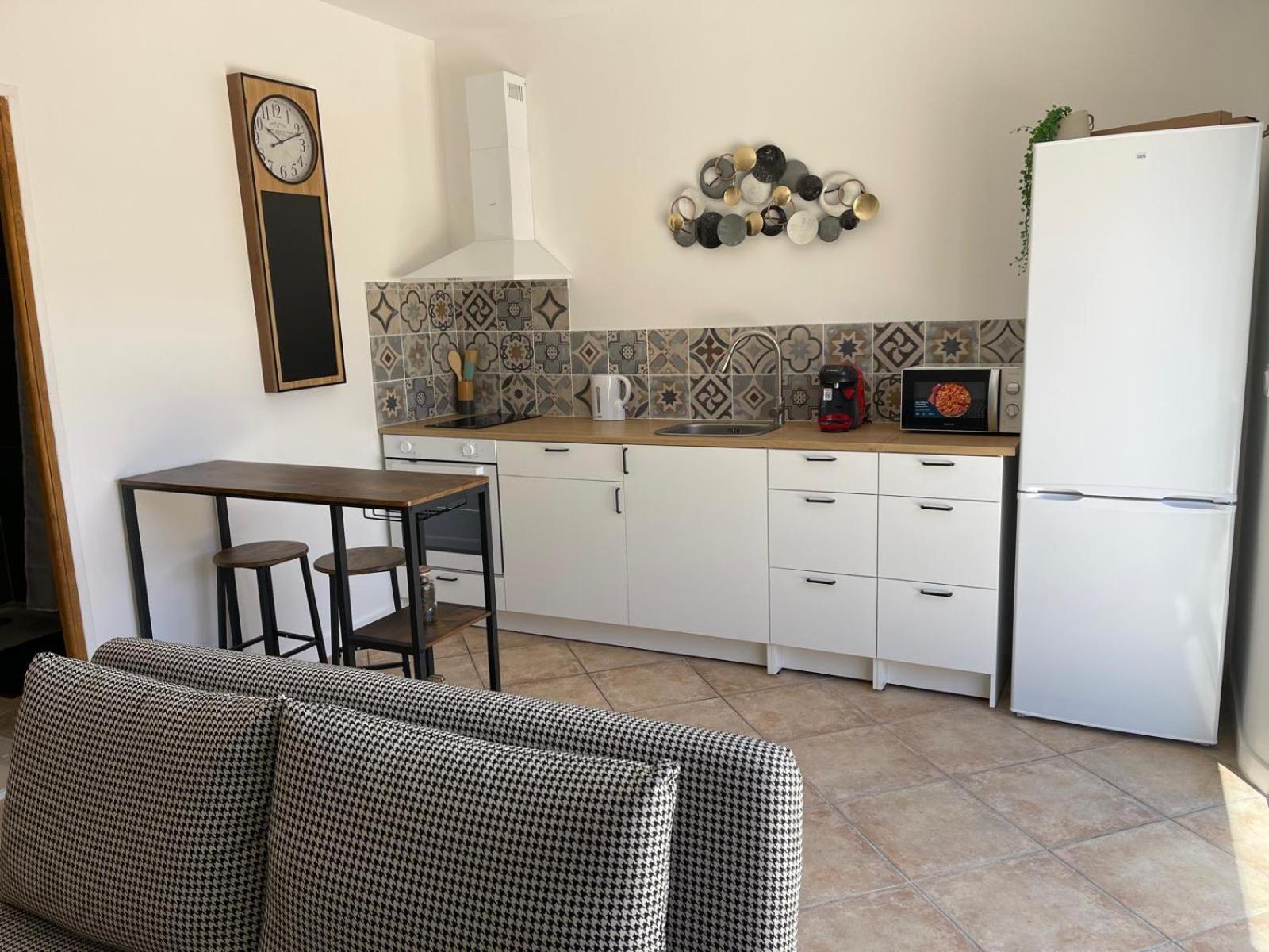 La Casa Bella Aparthotel Gignac-la-Nerthe Exteriör bild